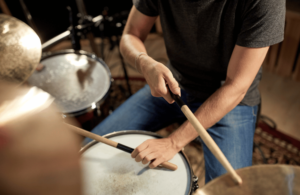 Best Online Drum Lessons: Top Apps and Websites For Learning